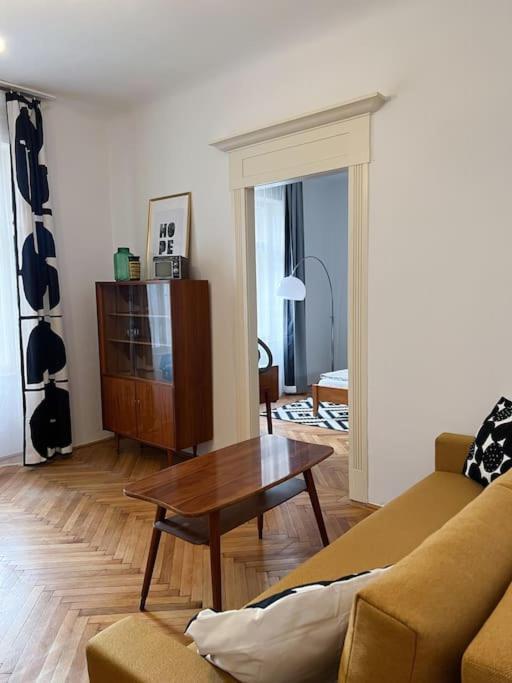 Authentic Buda Home Budapest Ngoại thất bức ảnh